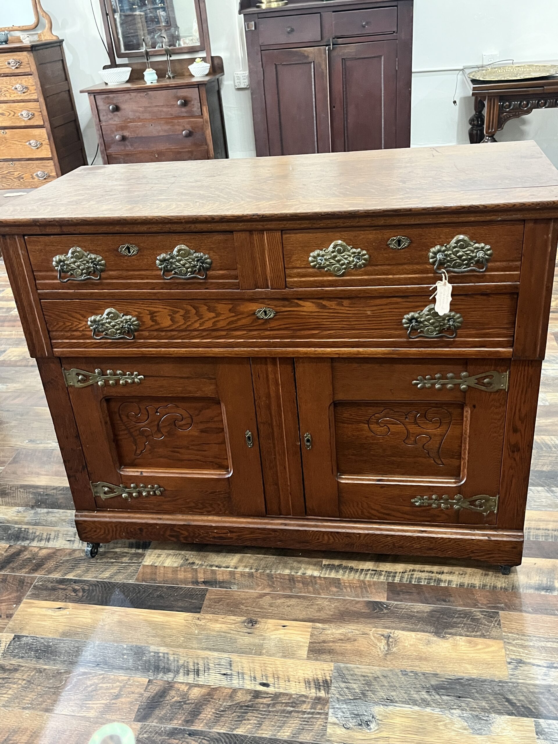 antique sideboard Antique American Quartersawn Oak Sideboard - Image 1